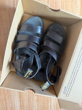 Doc martens sandals